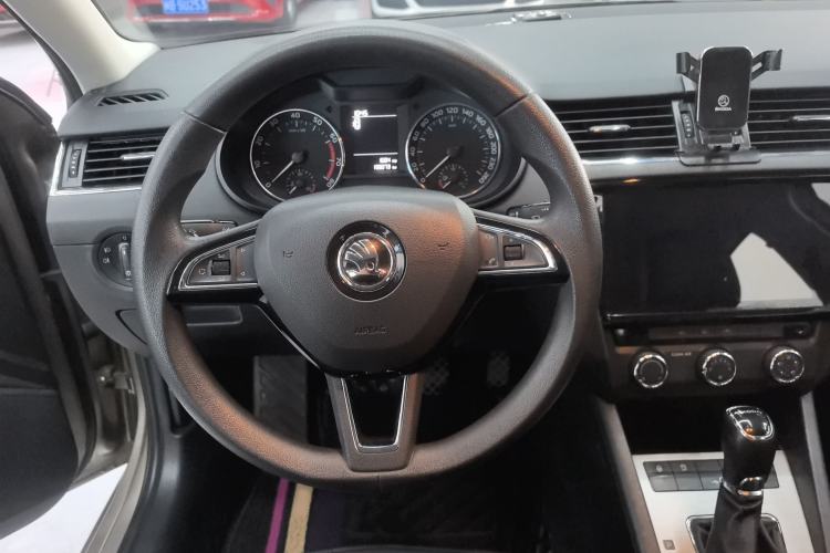 Used Skoda Octavia 2019 1.5L Automatic SmartDrive Comfort Edition China VI Standard
