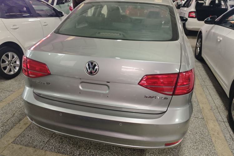 Used Volkswagen Sagitar 2015 1.6L Manual Comfort Model