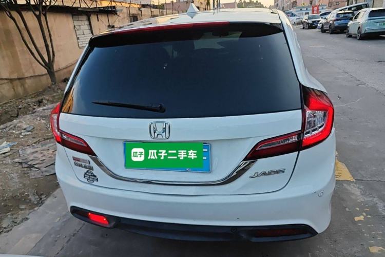 Used Honda Jade 2013 1.8L automatic Comfort version 5 seats
