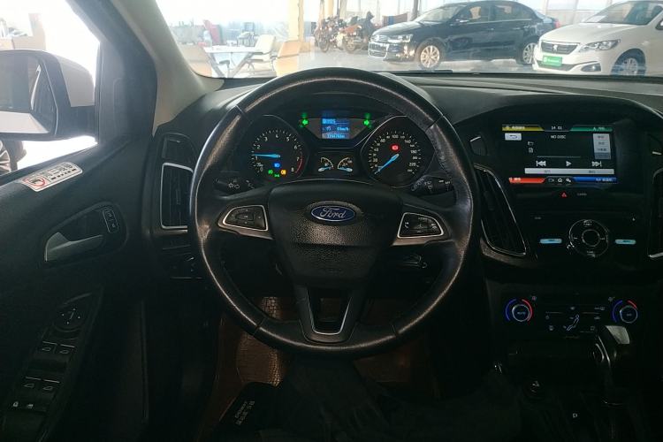 Used Ford Focus 2015 Hatchback 1.6L Automatic Fashion Edition