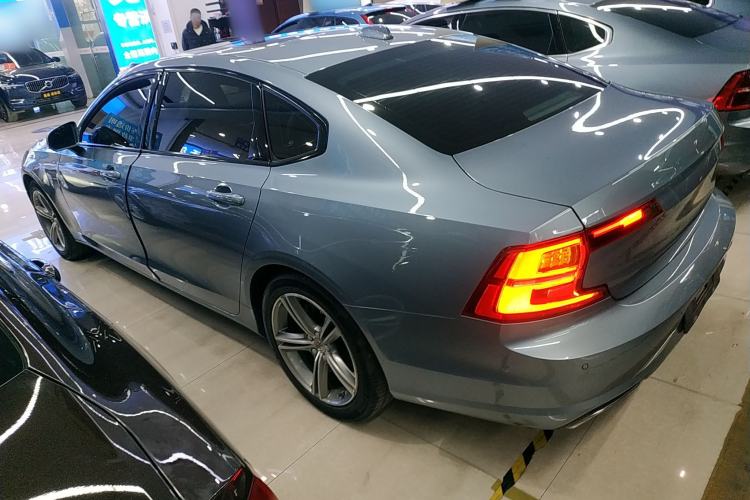 Used Volvo S90 2018 T4 Zhiyuan Edition
