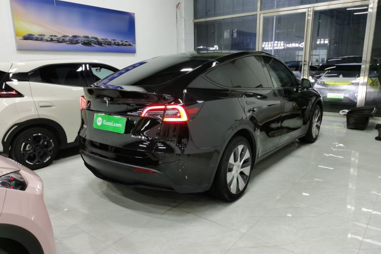 Used Tesla Model Y 2021 Long-Range All-Wheel-Drive Version
