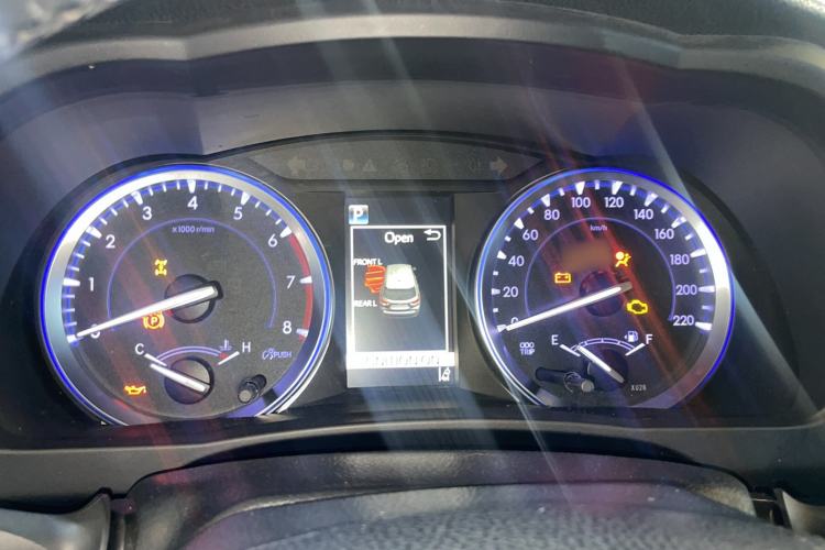 Used Toyota Highlander 2018 2.0T Four-Wheel Drive Prestige Version 7 Seats China V Emission Standard
