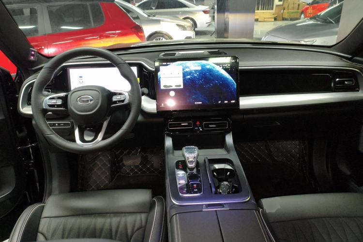 Used GAC Trumpchi GS8 2024 Linghang Series 2.0 TGDI Two-Wheel Drive Luxury Smart Connectivity Version