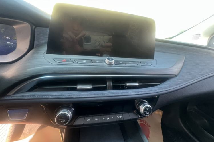 Used Buick Velite 6 2024 450km Range Commuter Version
