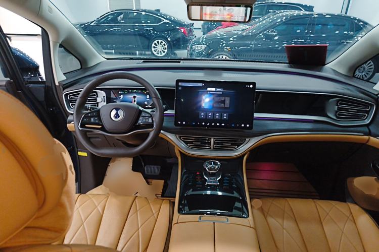 Used Denza D9 2024 DM-i 980 Four-Wheel Drive Prestige Model
