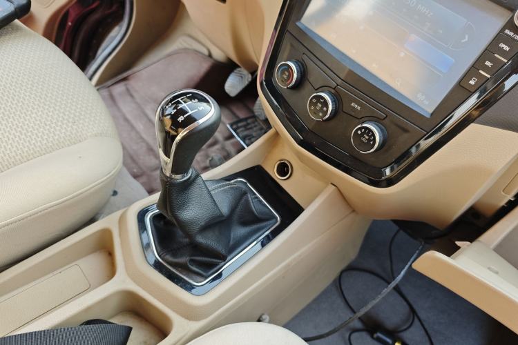 Used Wuling Zhengcheng 2015 1.8L Luxury Model LJ479QE2
