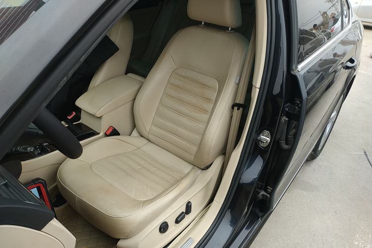 Used Volkswagen Passat 2014 1.8TSI DSG Prestige Edition
