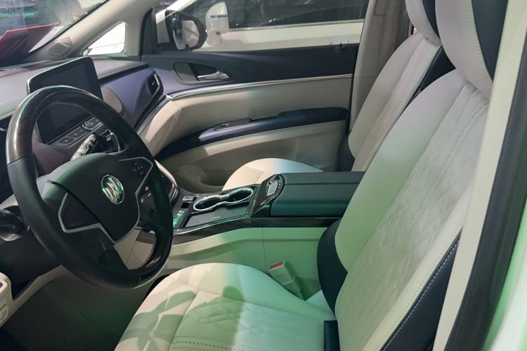 Used Buick GL8 2022 Land Cruiser Executive Class 652T Comfort Model
