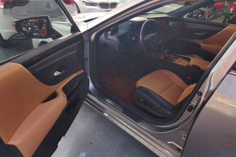 Used Lexus ES 2022 200 Excellence Edition