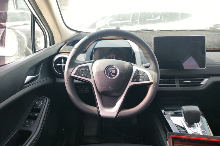 Used BYD Yuan New Energy 2019 EV535 Smart Connect Trendsetting Model
