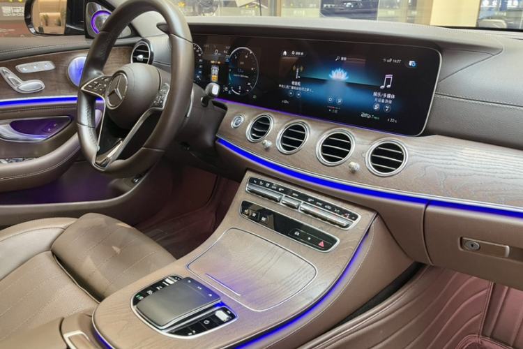 Used Mercedes-Benz E-Class 2023 Facelift E 260 L
