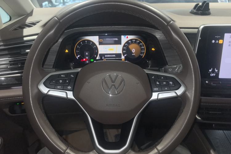 Used Volkswagen Viloran 2023 380TSI Luxury Edition