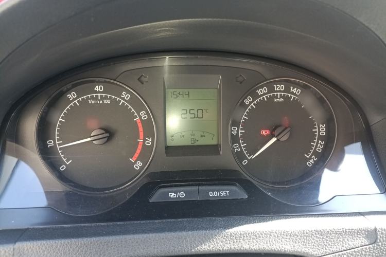 Used Skoda Rapid 2015 1.4L Manual Enjoyment Model
