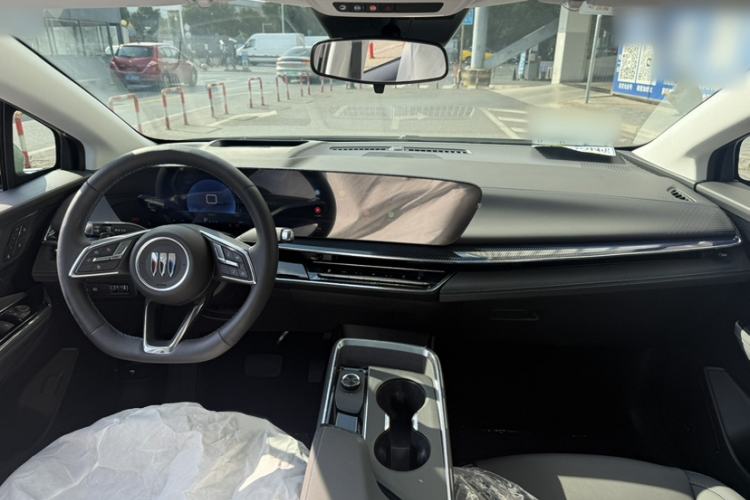 Used Buick E4 2023 Smart Edition
