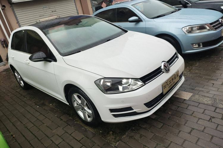 Used Volkswagen Golf 2017 1.6L Automatic Comfort Million-Vehicle Anniversary Edition
