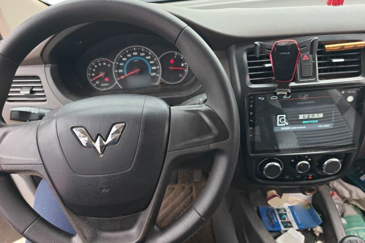 Used Wuling Rongguang V 2016 1.5L Standard Version
