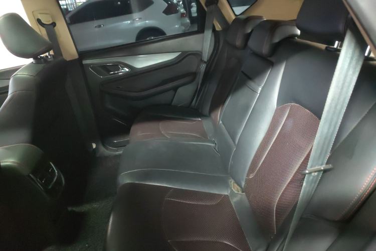 Used Baojun 560 2015 1.8L Manual Luxury Model