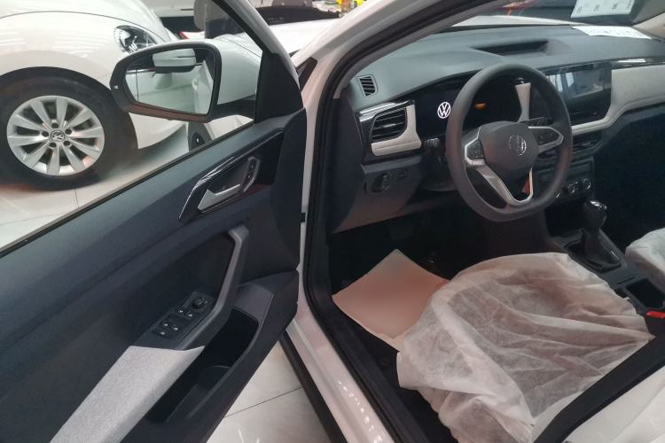 Used Volkswagen Tharu 
