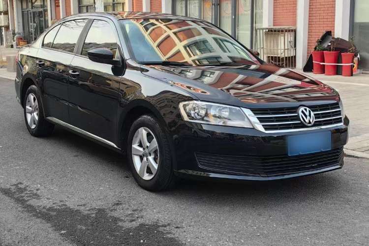 Used Volkswagen Lavida 2013 Revised Classic 1.6L Automatic Fashion Edition
