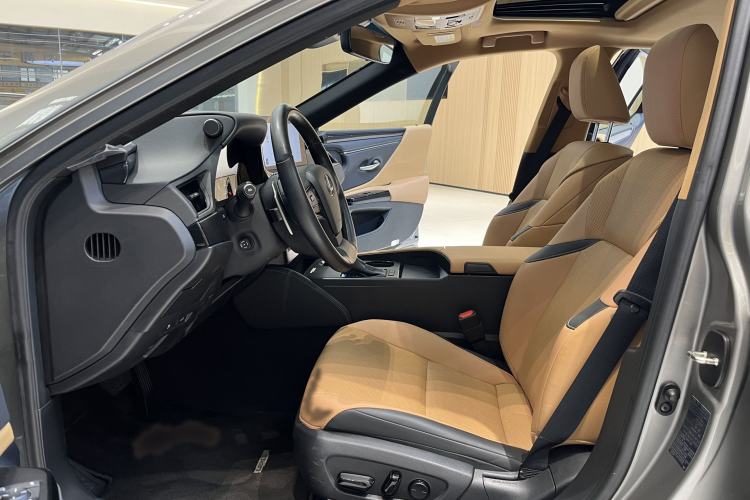 Used Lexus ES 2023 200 Excellence Edition