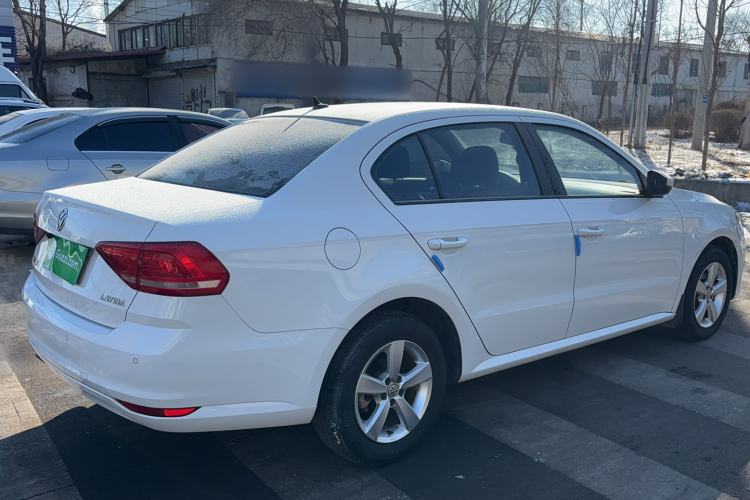 Used Volkswagen Lavida 2015 1.6L Manual Fashion Edition
