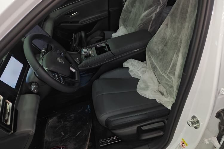 Used BYD Qin L 2025 DM-i Smart Drive 80KM Leading Model
