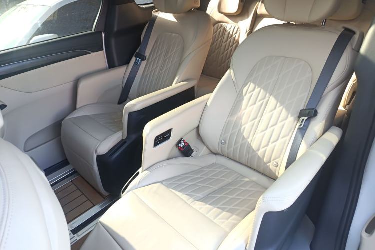 Used Buick GL8 2022 ES Land Cruiser 653T Luxury Model
