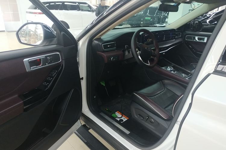 Used Ford Explorer 2023 EcoBoost 285 Four-Wheel Drive Titanium Edition 6 Seats