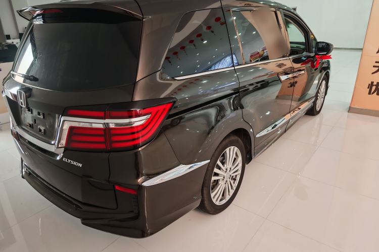 Used Honda Elysion 2016 2.4L Luxury Edition
