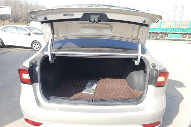 Used Roewe i5 2019 1.5L Manual 4G Connect Leehao Flagship Edition
