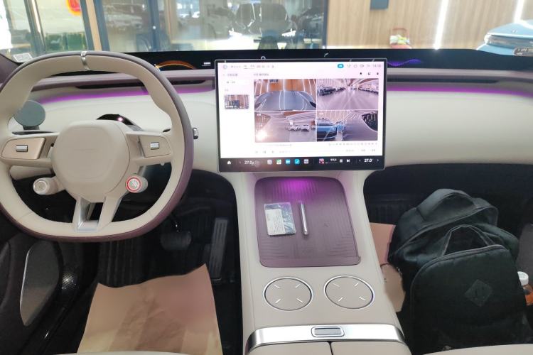 Used  YU7 2025 Ultra-Long Range All-Wheel Drive Pro Version
