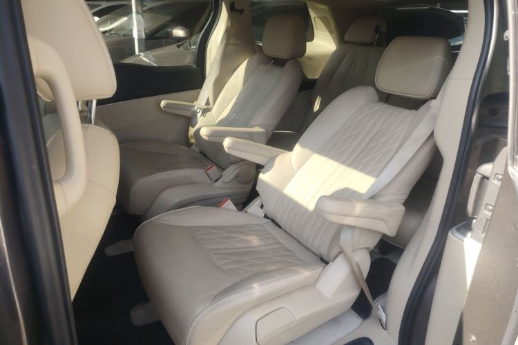 Used Buick GL8 2023 Facelifted Land Cruiser Executive Luxury Version
