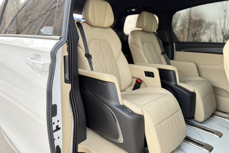 Used Buick GL8 2022 ES Landtrek 653T Flagship Model