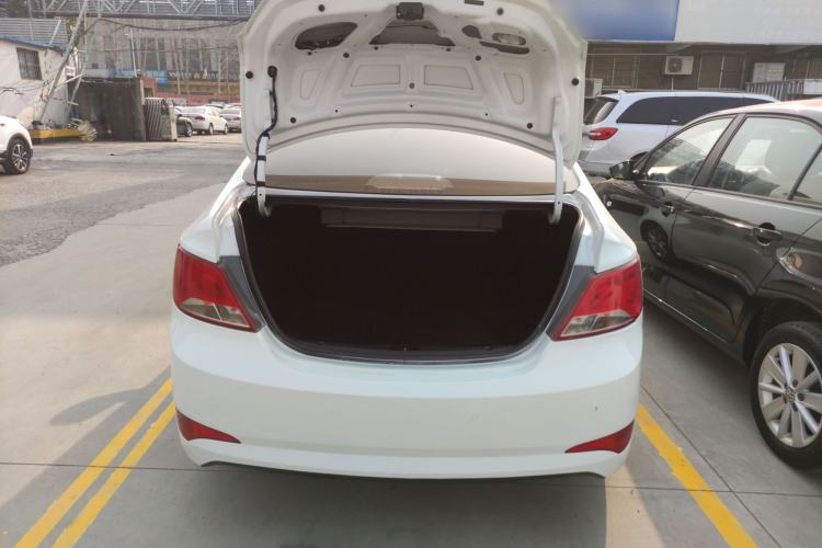 Used Hyundai Verna 2014 1.4L Manual Smart GLS Trim