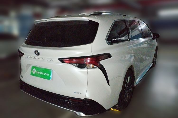 Used Toyota Granvia 2024 2.5L Hybrid Luxury Edition