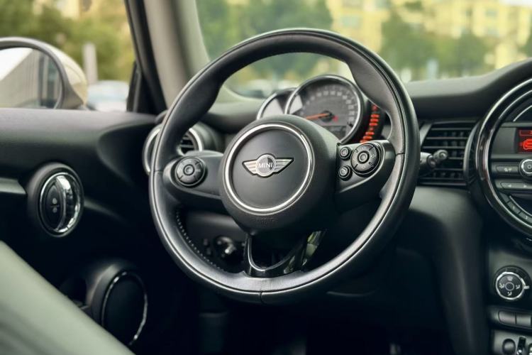 Used  MINI 2014 1.2T ONE+
