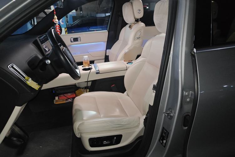 Used Li Auto L8 2023 Pro Model
