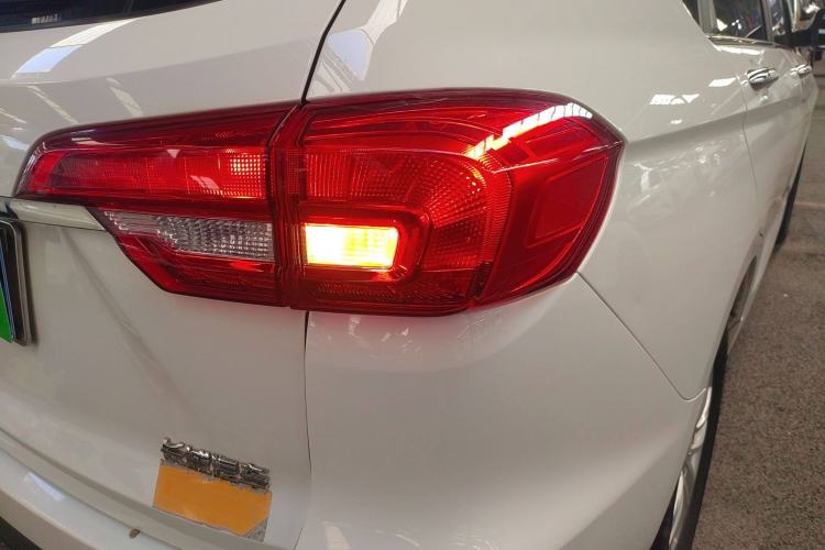 Used Haval M6 2019 1.5T DCT Two-Wheel Drive Elite Version China VI Standard
