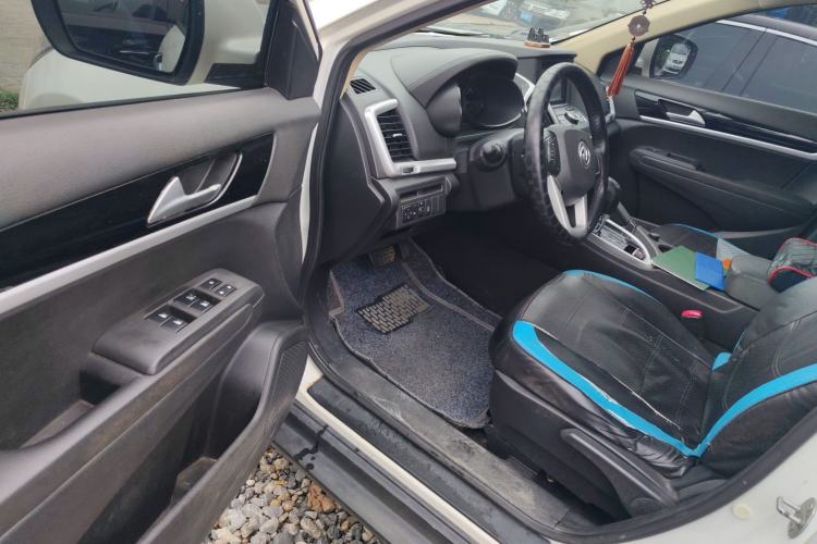 Used Dongfeng Aeolus AX7 2015 2.0L Automatic Zhiyue Version
