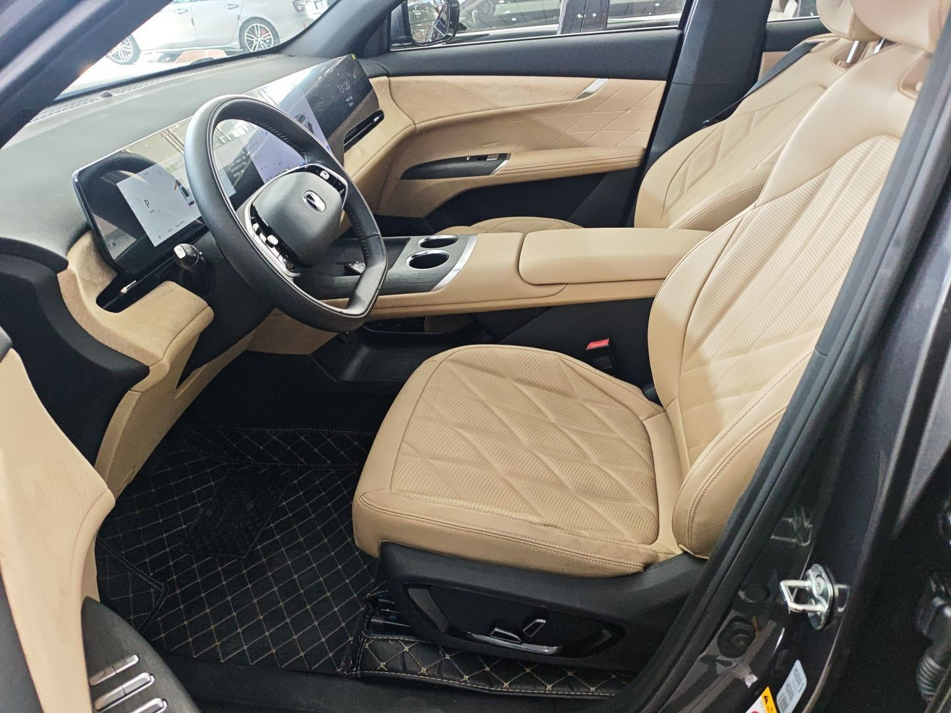 Переднее сиденье в автомобиле