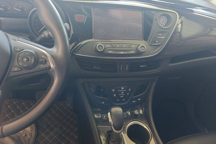 Used Buick Envision 2018 20T Two-Wheel-Drive Elite Model
