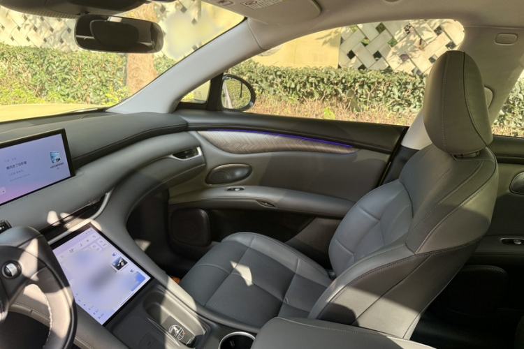 Used  LS6 2025 Ultra-Long Range Lingxi Intelligent Driving Edition
