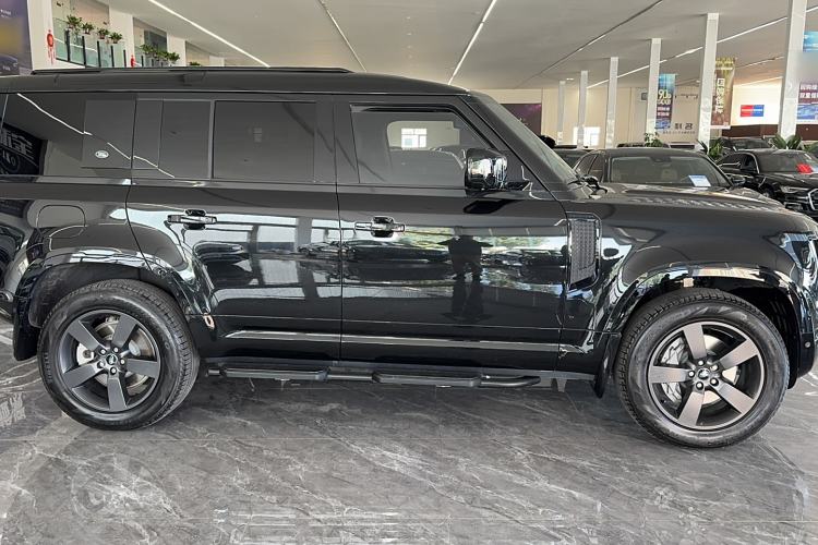 Used Land Rover Defender 2024 110 3.0T P400 X-DYNAMIC HSE
