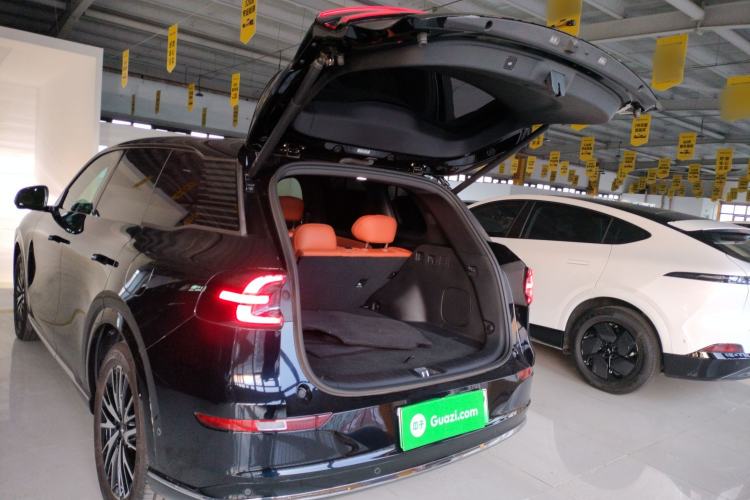 Used  Q07 2025 215 Flagship Edition