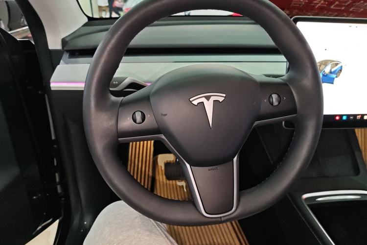 Used Tesla Model Y 2024 Long-Range All-Wheel-Drive Version