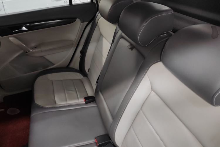 Used Volkswagen Gran Lavida 2013 1.6L Automatic Comfort Model
