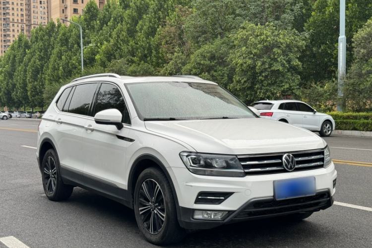 Used Volkswagen Tiguan L 2021 330TSI Automatic Two-Wheel Drive Smart Edition
