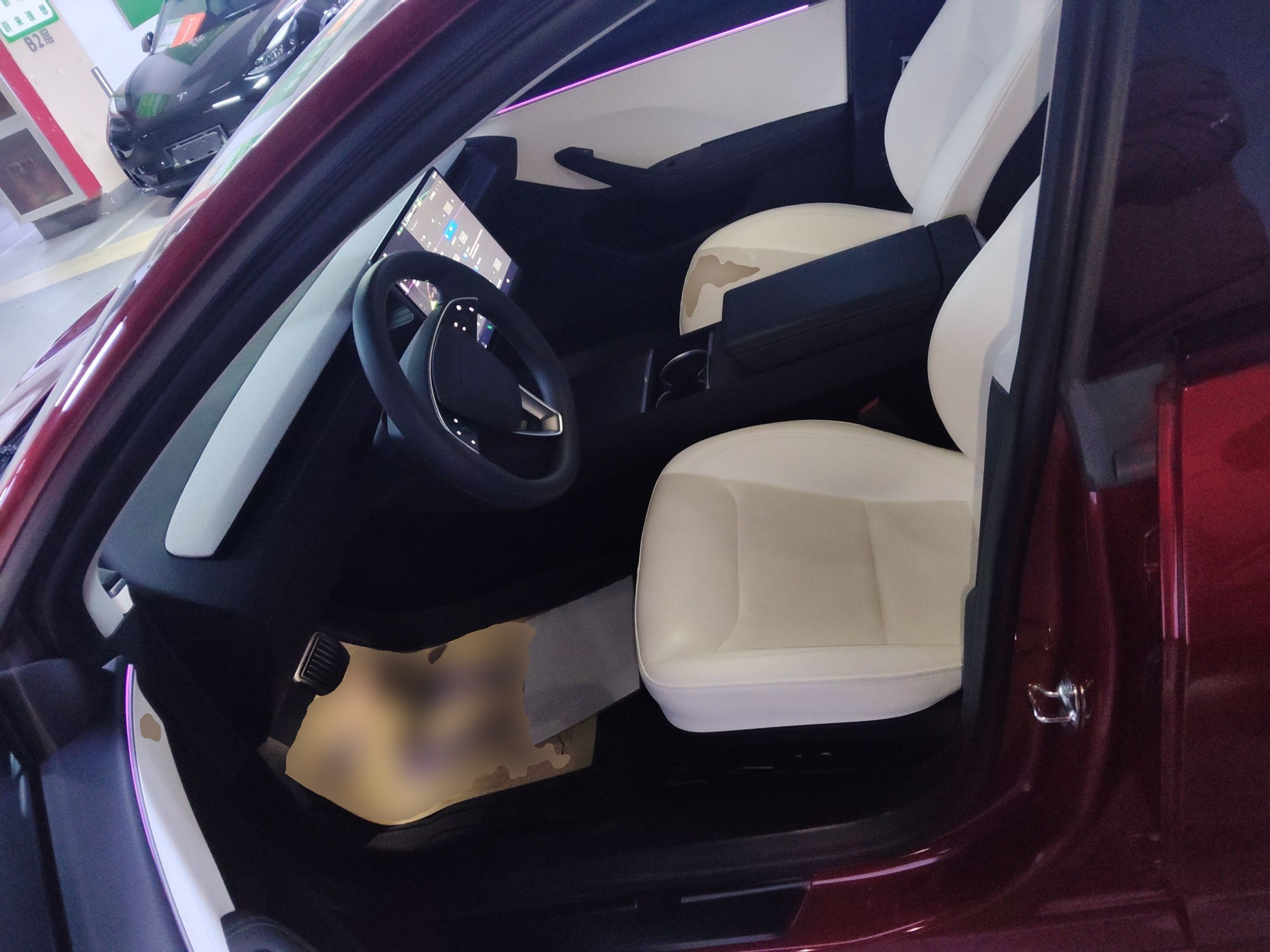 المقاعد الأمامية داخل السيارة