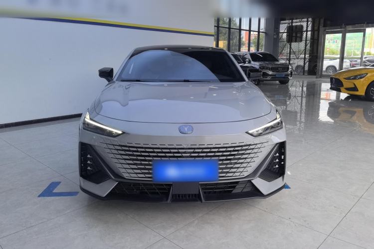 Used Changan UNI-V 2022 1.5T Prestige Version
